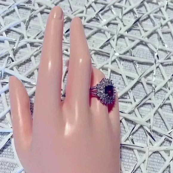 NEW Gorgeous 925 Silver Sim. Diamond Ruby Ring - Picture 6 of 8